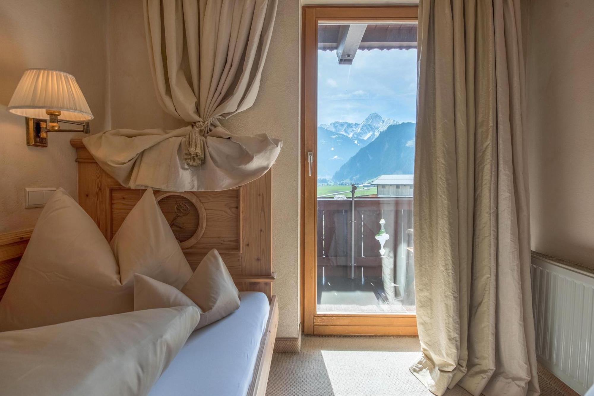 Hotel Alpenblick Zillertal Hippach Room photo