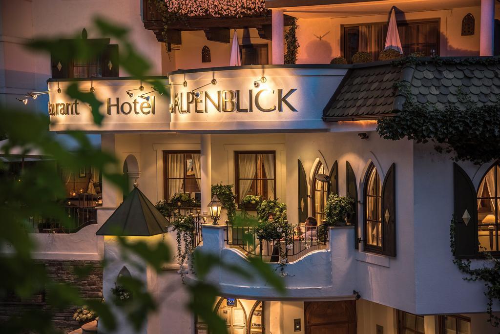 Hotel Alpenblick Zillertal Hippach Exterior photo